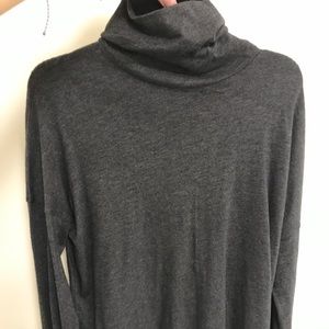 Abercrombie Gray lightweight turtleneck